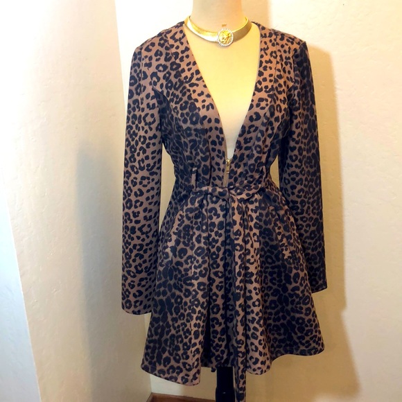 Triple Seven Long Sleeve Leopard Printed Size M. - Picture 1 of 15